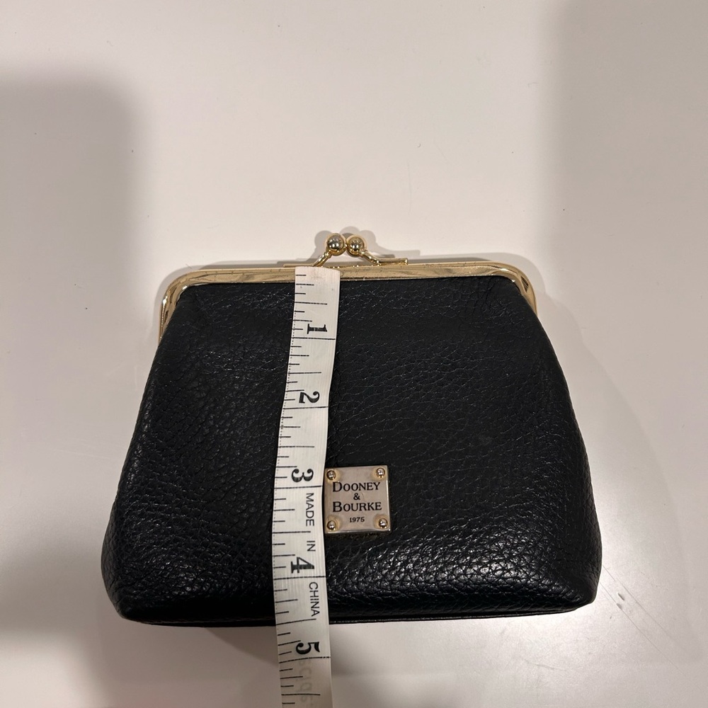 Vintage Dooney & Bourke kiss lock coin wallet gold hardware Black - Picture 8 of 9